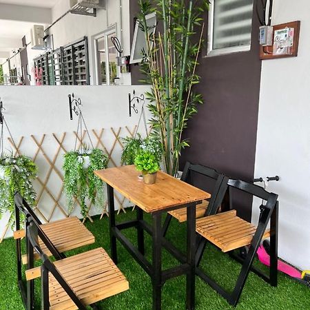 Mieda Rizqi Homestay Kampong Melayu Changkat Larah Exterior foto