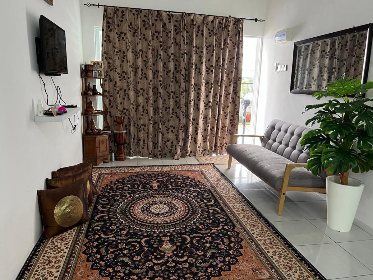 Mieda Rizqi Homestay Kampong Melayu Changkat Larah Exterior foto