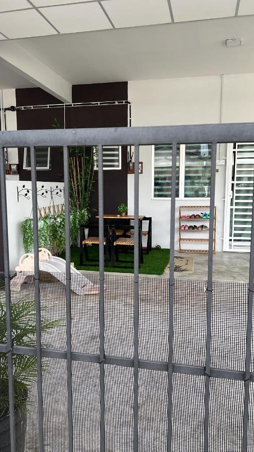 Mieda Rizqi Homestay Kampong Melayu Changkat Larah Exterior foto