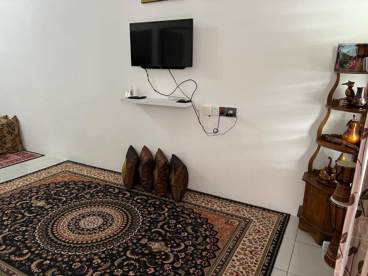 Mieda Rizqi Homestay Kampong Melayu Changkat Larah Exterior foto