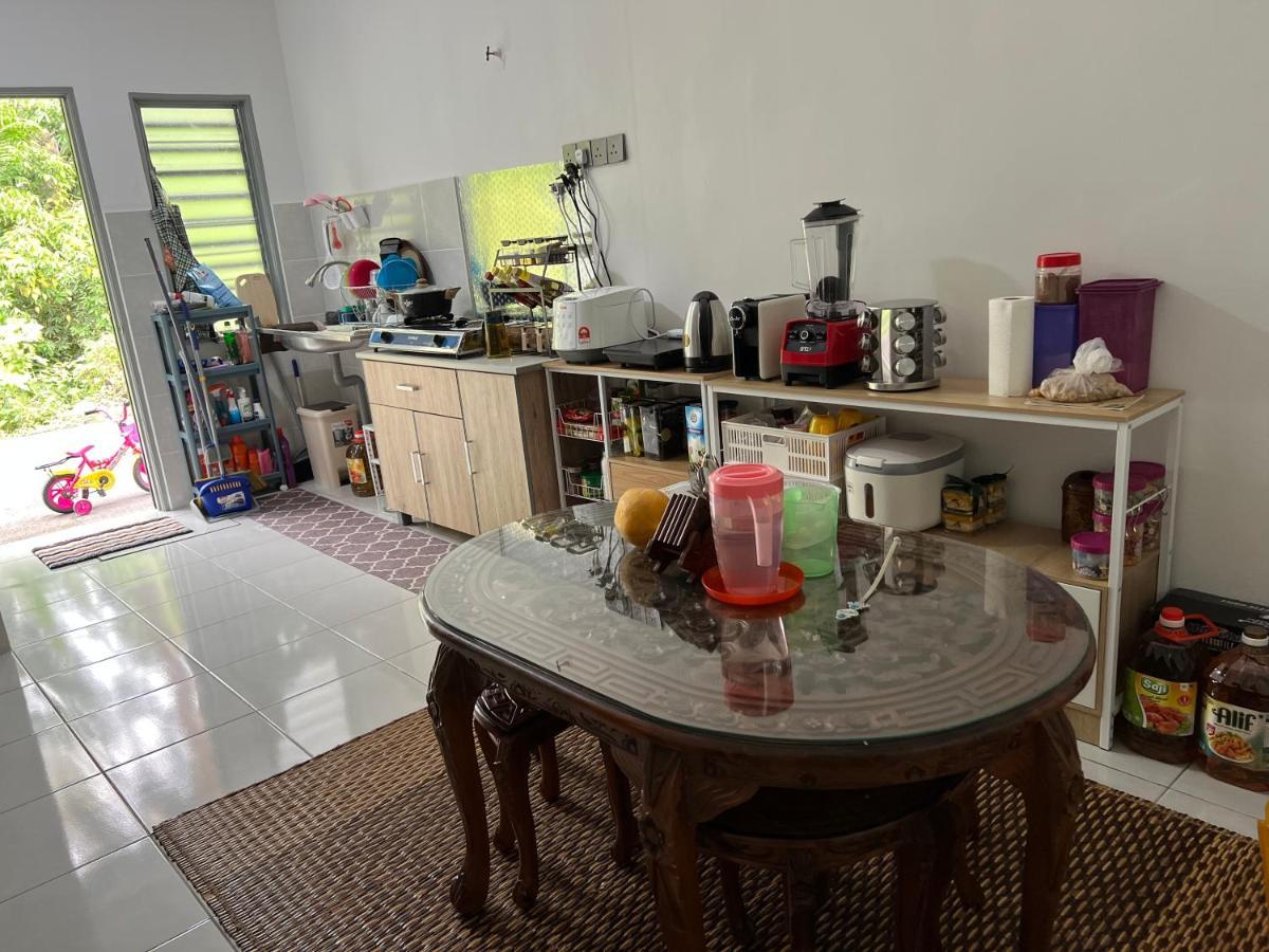 Mieda Rizqi Homestay Kampong Melayu Changkat Larah Exterior foto